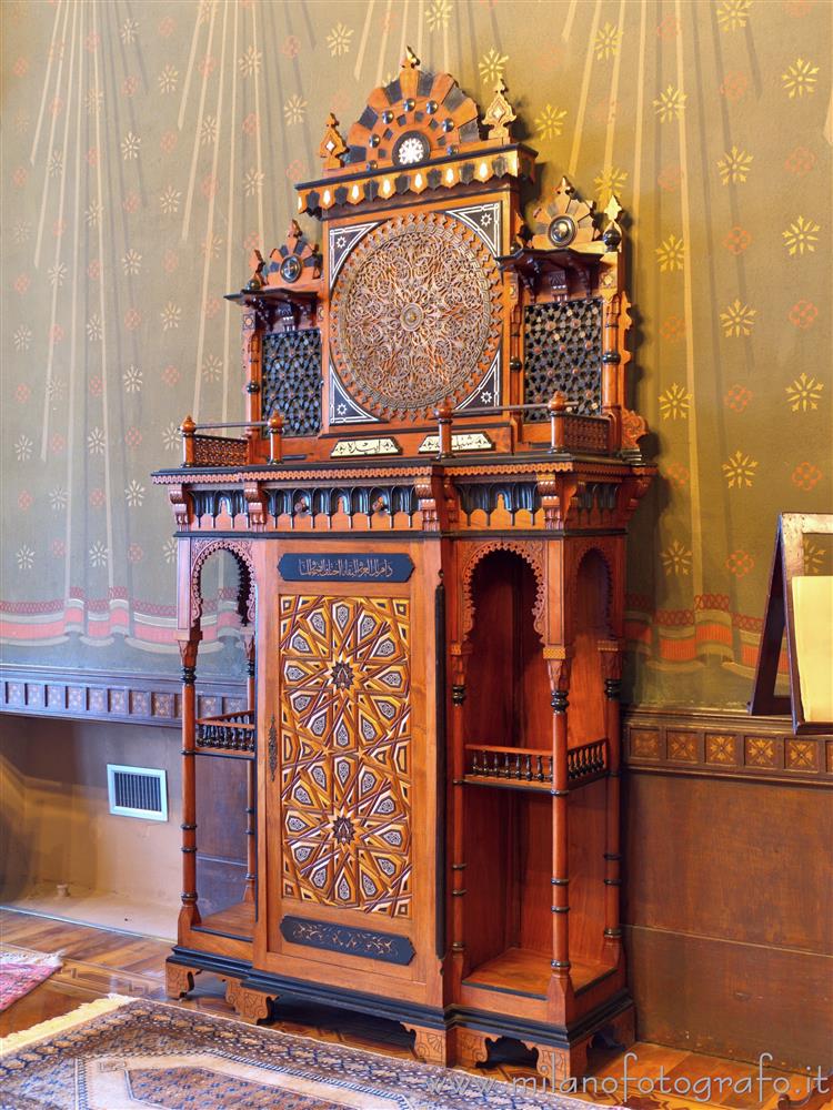 Milano - Credenza in stile arabo in Casa Verdi